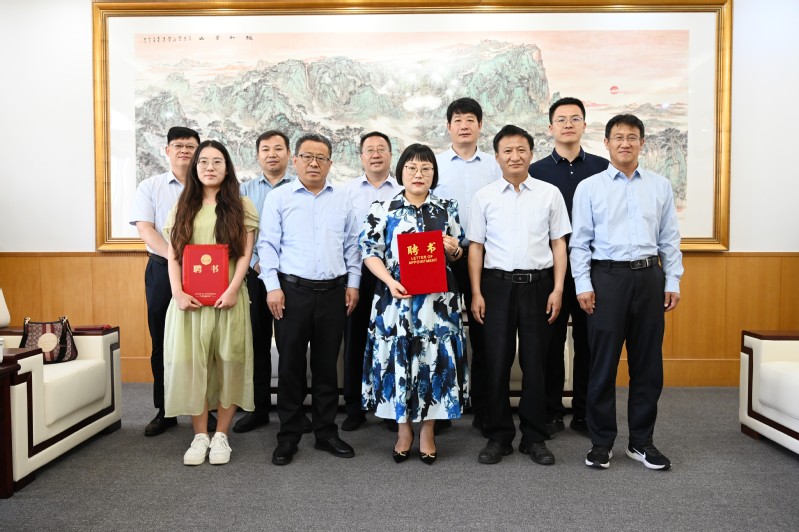 学校举行敦聘教育部青年长江学者陈玉玲为兼职教授暨信科学院“科创大讲堂”启动仪式